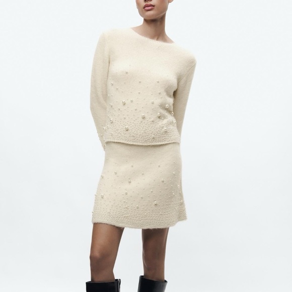 PEARL KNIT MINI SKIRT - Picture 2 of 8